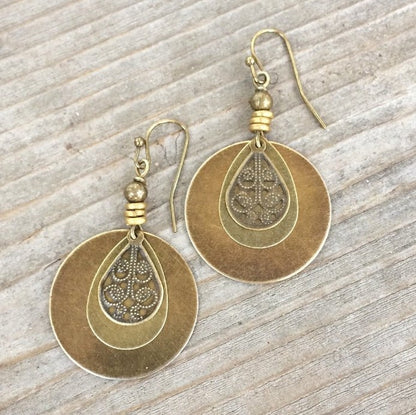 Orecchino classico dal fascino senza tempo