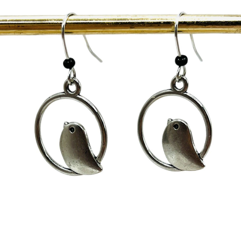 Orecchino artigianale delicato