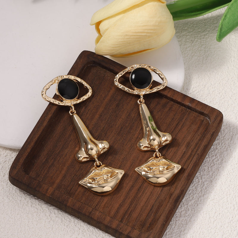 Orecchino vintage fatto a mano