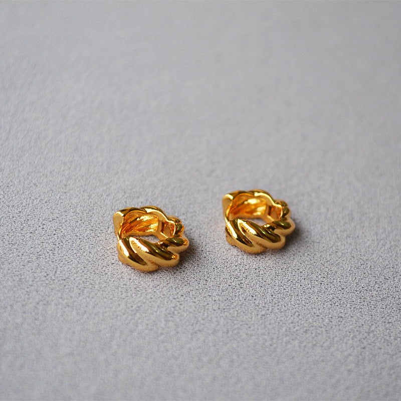 Oro Orecchino bellissimo con stile unico