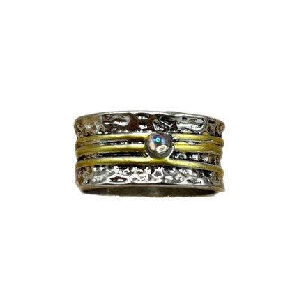 Anello bellissimo con stile unico