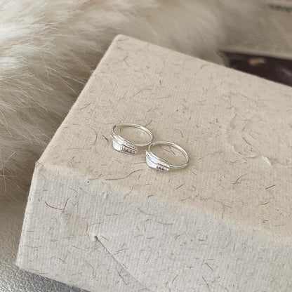 Orecchino artigianale delicato