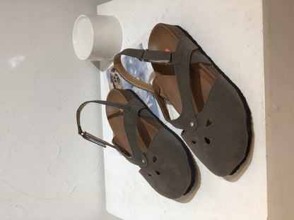 Sandali Ortopediche Aggraziate dal Look Moderno