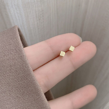 Orecchino classico dal fascino senza tempo