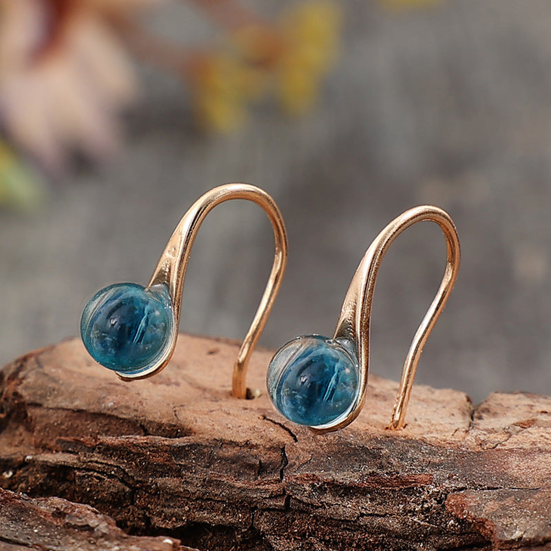 Orecchino artigianale delicato