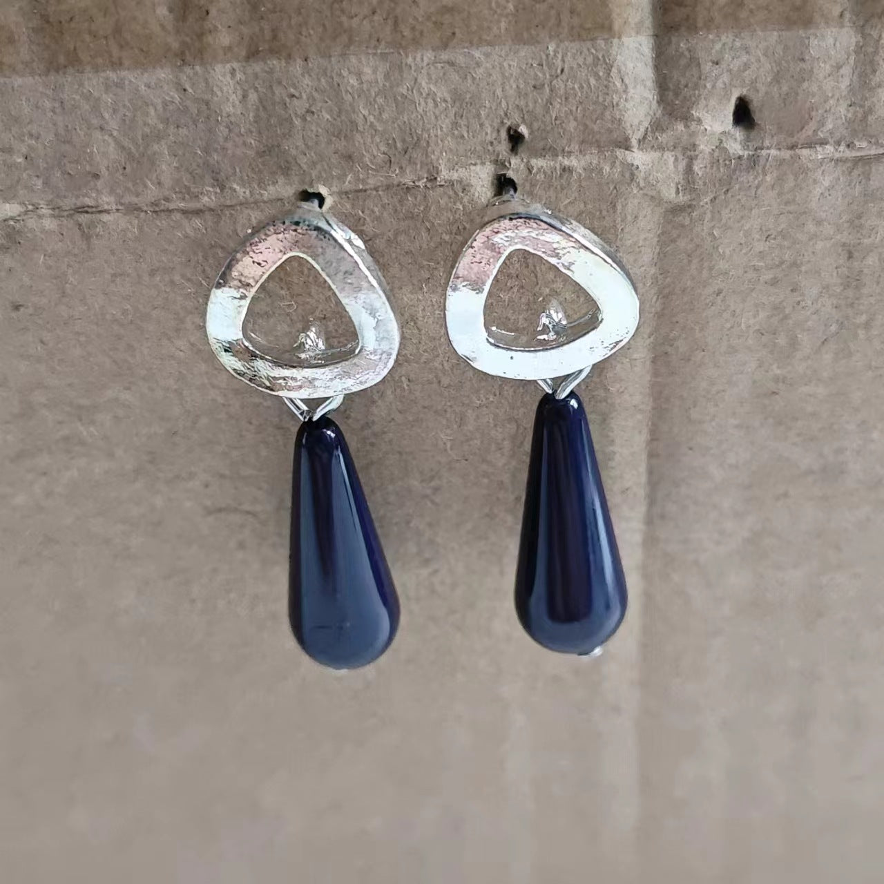 Orecchino classico dal fascino senza tempo