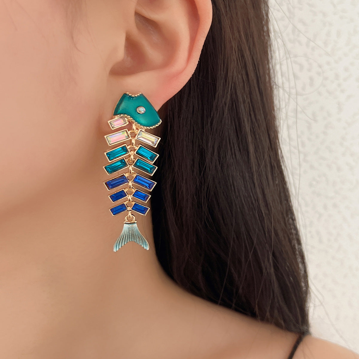 Orecchino artigianale delicato