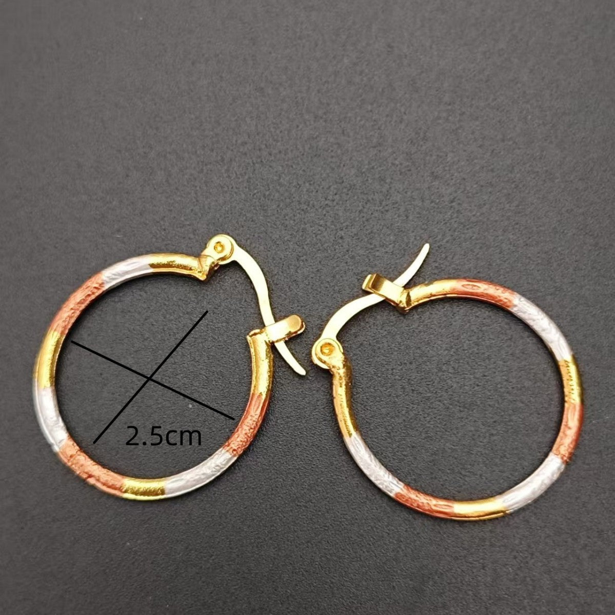 Orecchino vintage fatto a mano