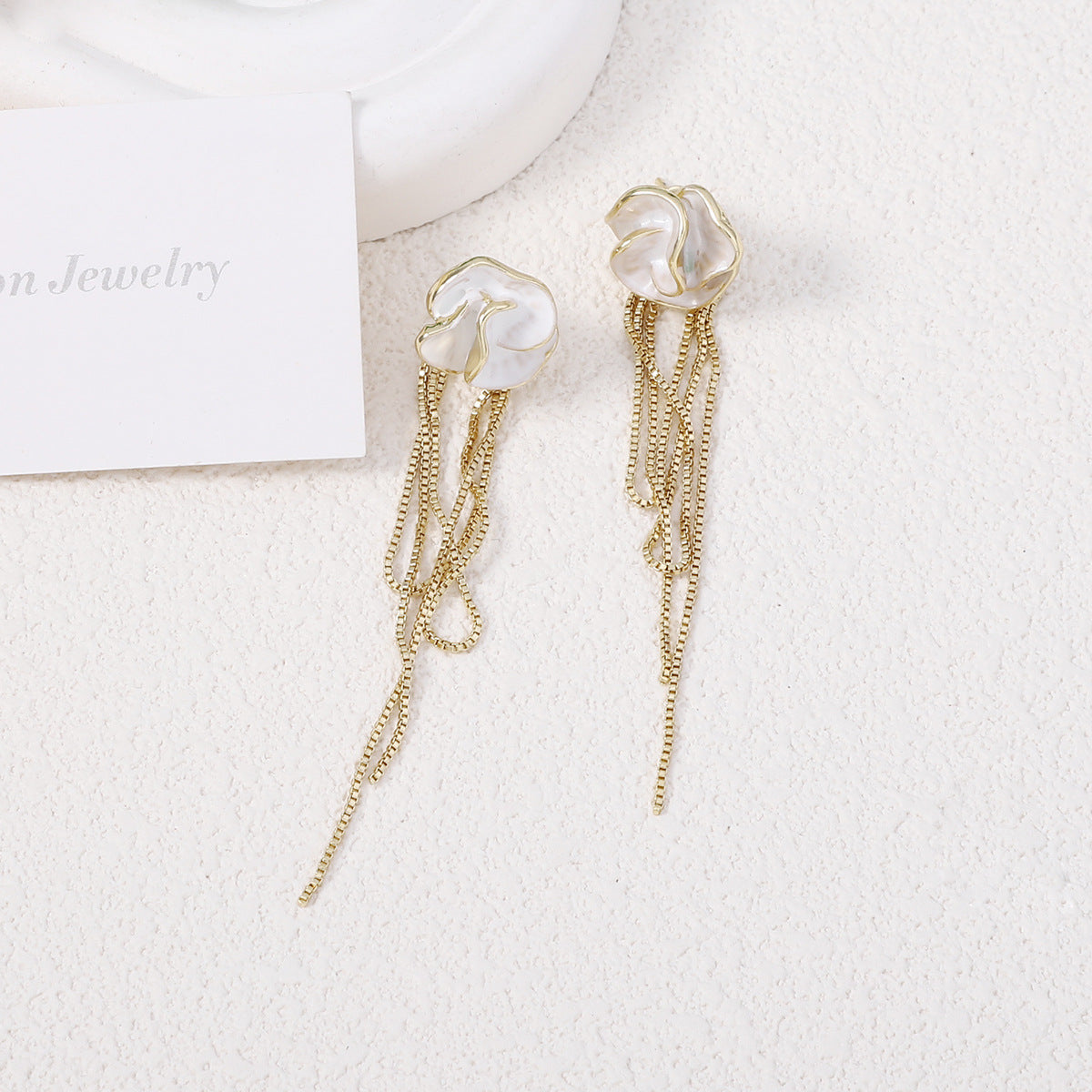 Orecchino classico dal fascino senza tempo