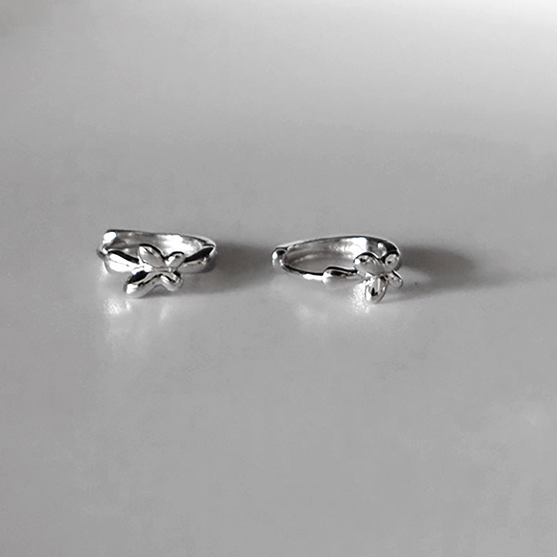 Orecchino artigianale delicato