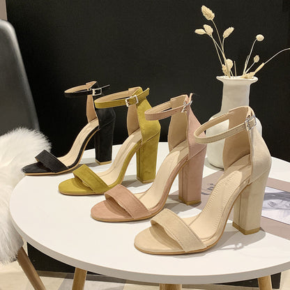 Sandali Ortopediche Aggraziate dal Look Moderno
