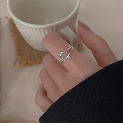 Anello bellissimo con stile unico