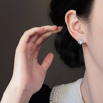 Orecchino affascinante per ogni occasione