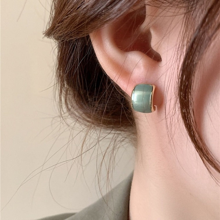 Orecchino artigianale delicato