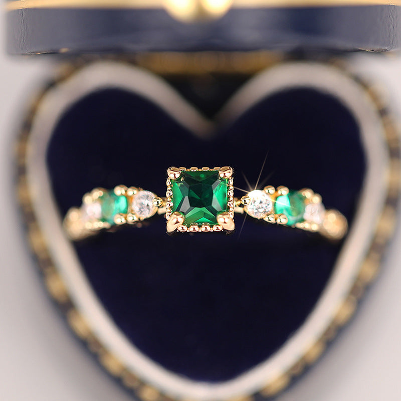 Anello elegante per ogni occasione