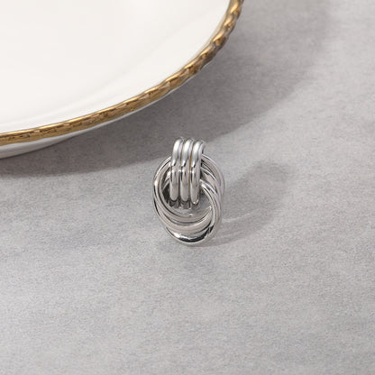 Orecchino artigianale delicato