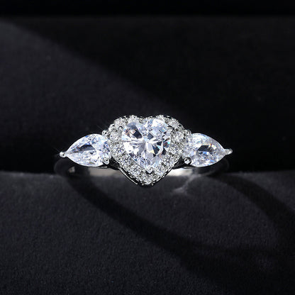 Anello affascinante per ogni occasione