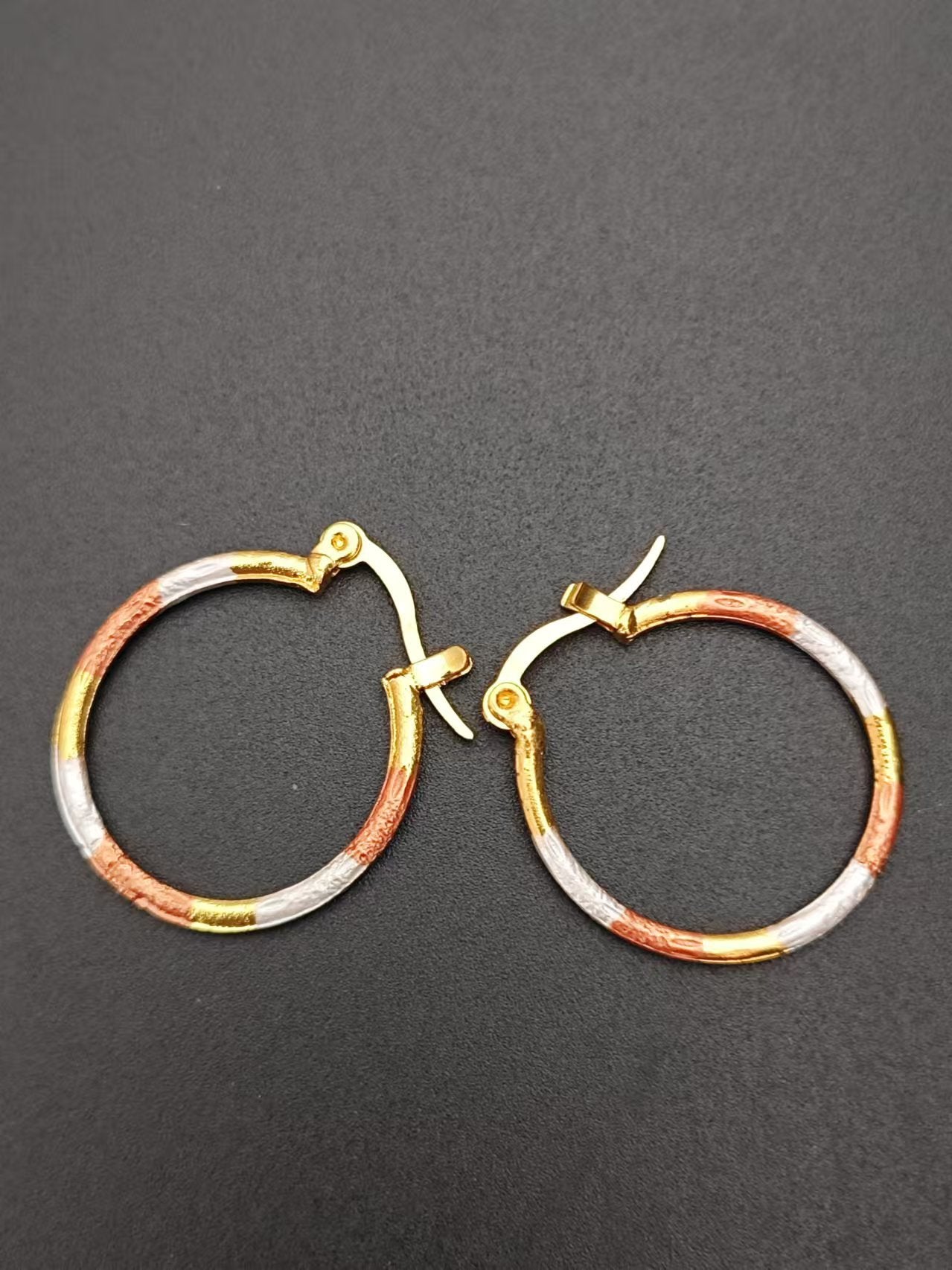 Orecchino vintage fatto a mano