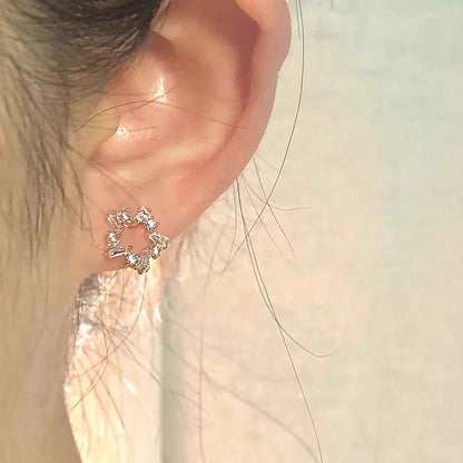 Orecchino artigianale delicato