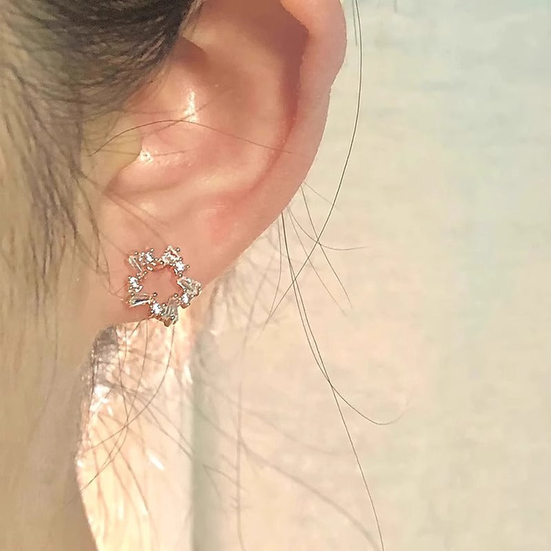 Orecchino artigianale delicato