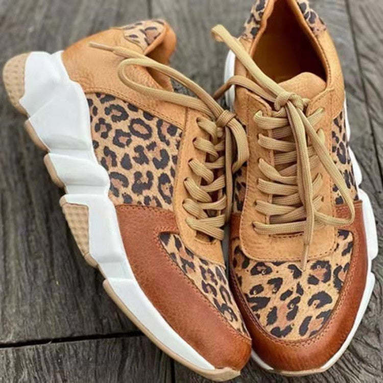 Scarpe Ortopediche Aggraziate dal Look Moderno
