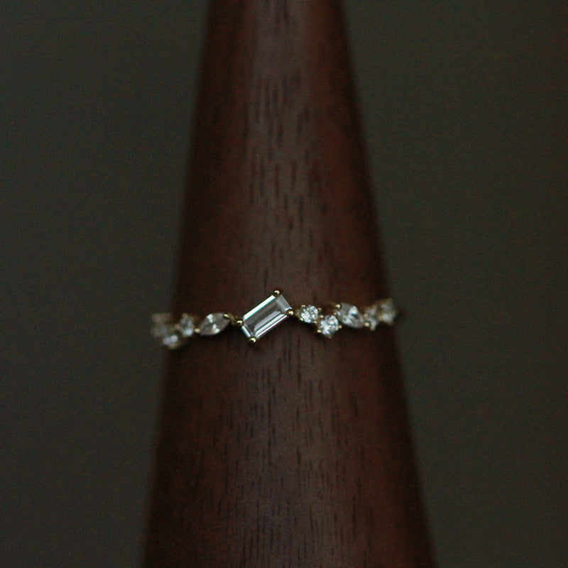 Anello classico dal fascino senza tempo