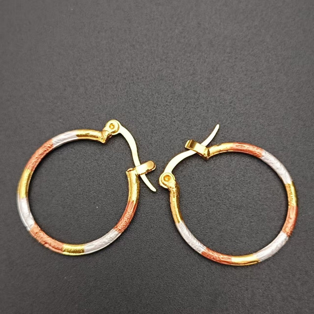 Orecchino vintage fatto a mano