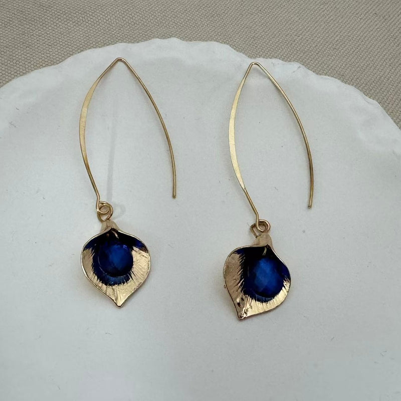 Orecchino artigianale delicato