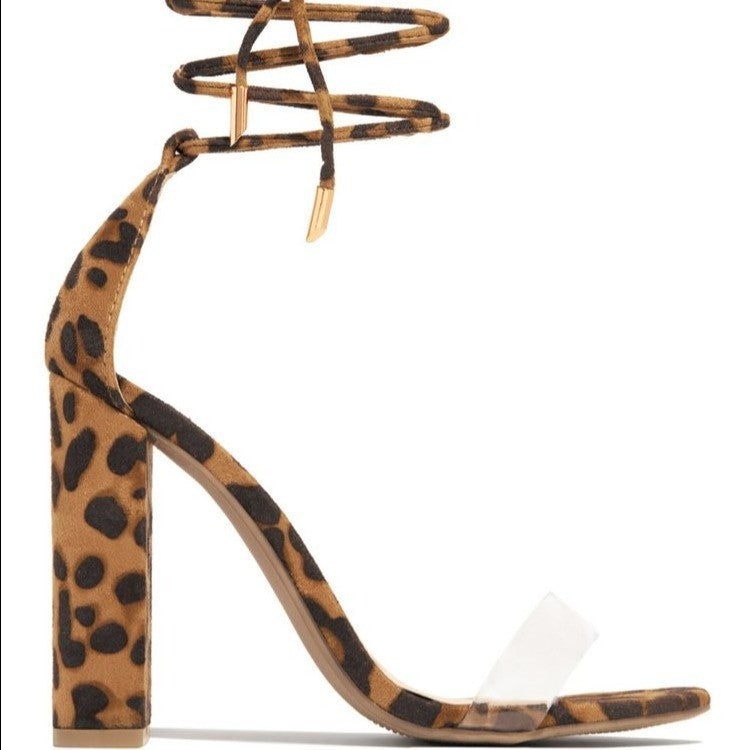 Sandali Ortopediche Aggraziate dal Look Moderno