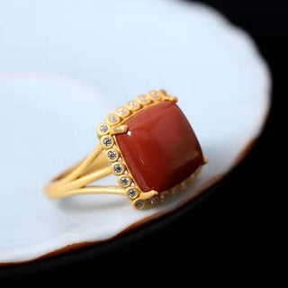 Oro Anello bellissimo con stile unico