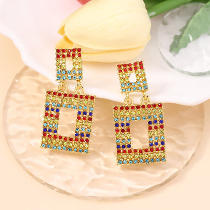 Orecchino affascinante per ogni occasione