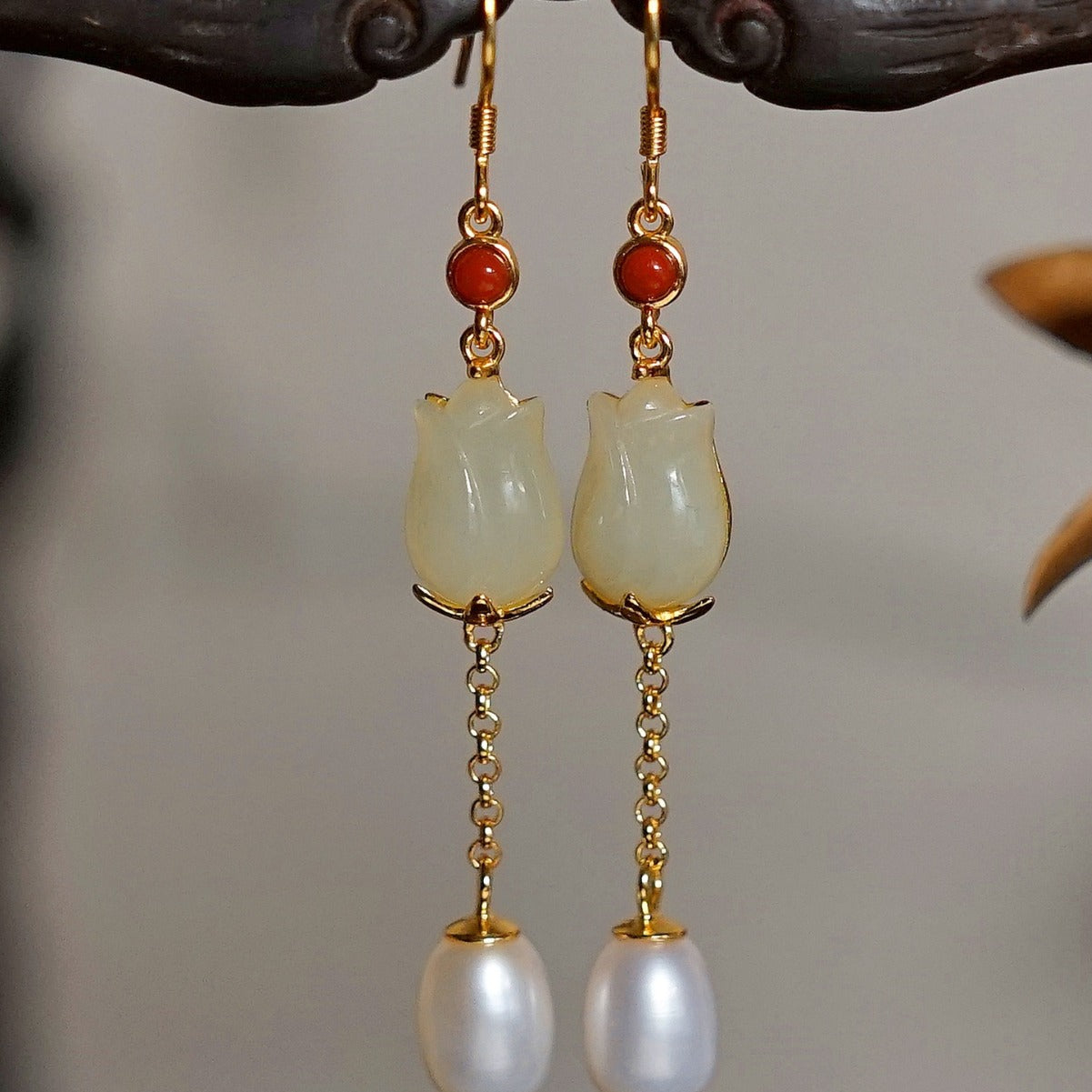 Oro Orecchino bellissimo con stile unico