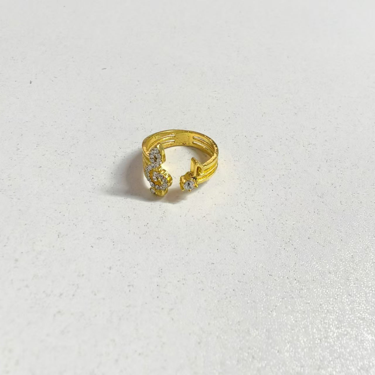 Anello affascinante per ogni occasione