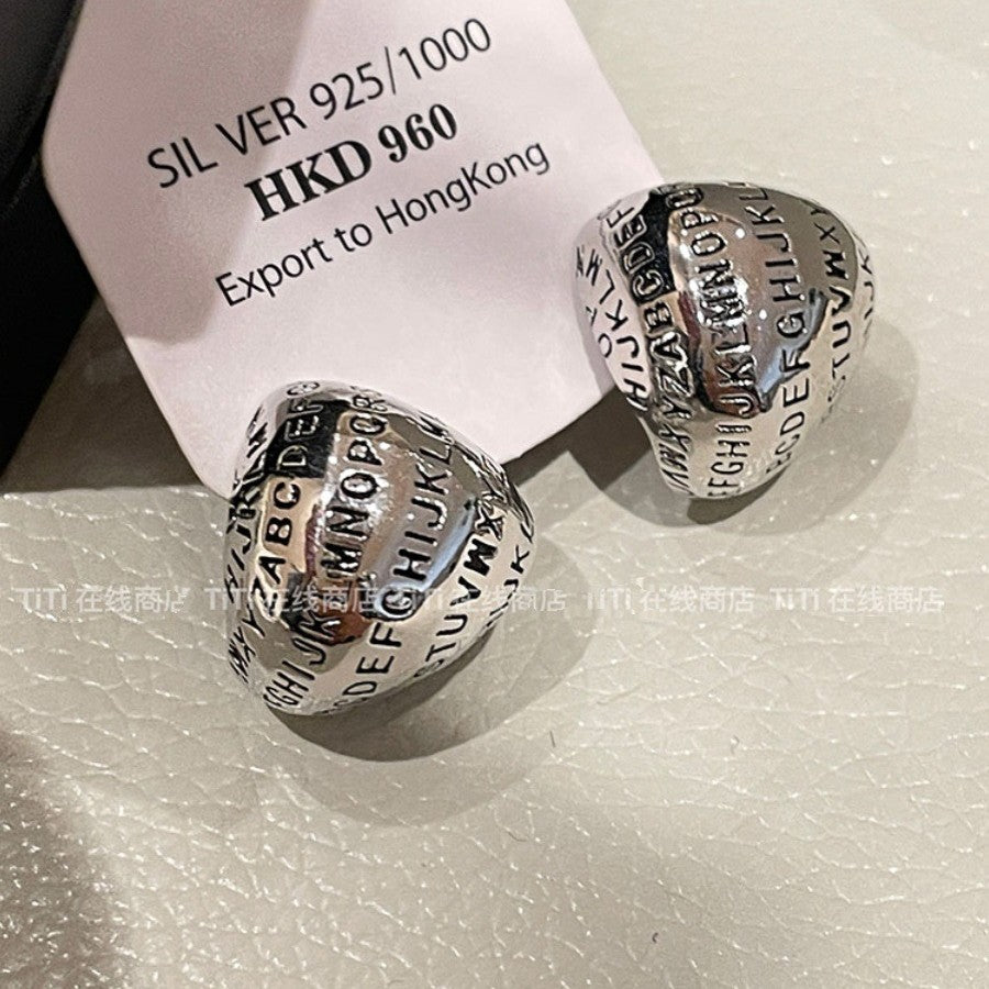 Orecchino artigianale delicato