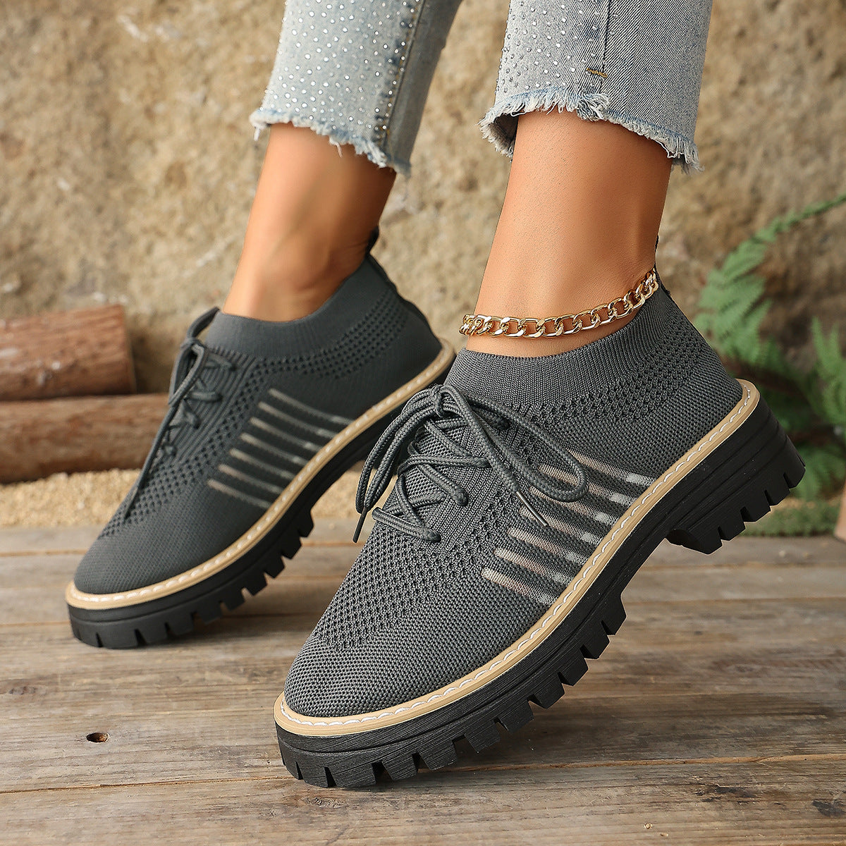Scarpe Ortopediche Aggraziate dal Look Moderno