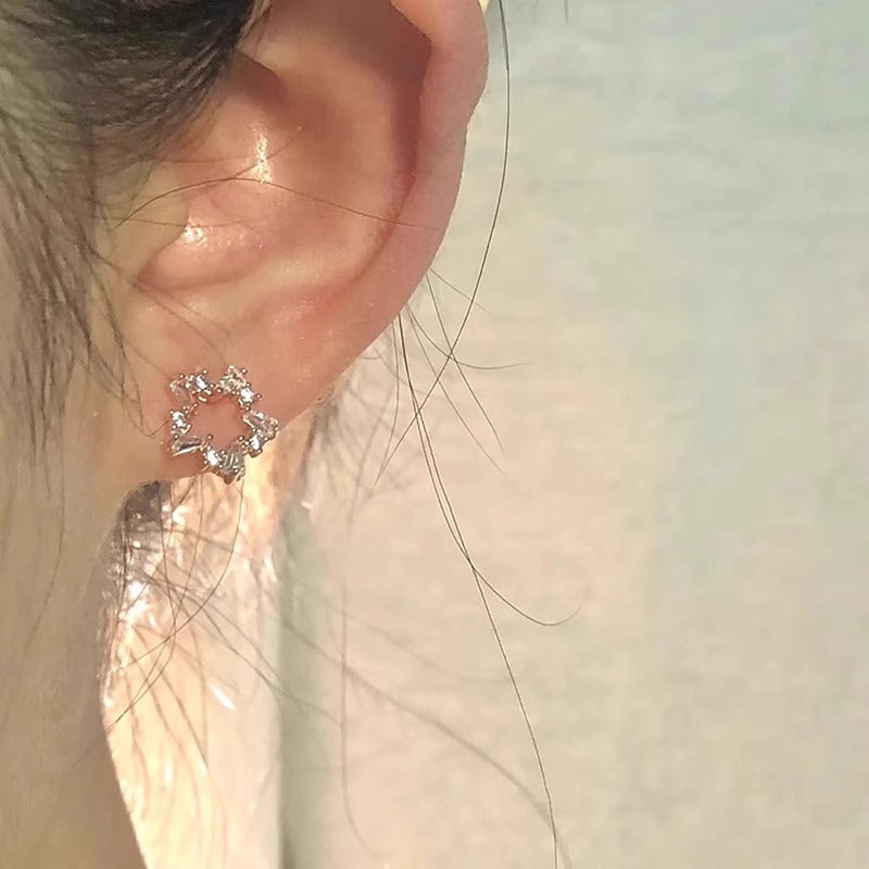 Orecchino artigianale delicato