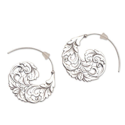 Orecchino artigianale delicato