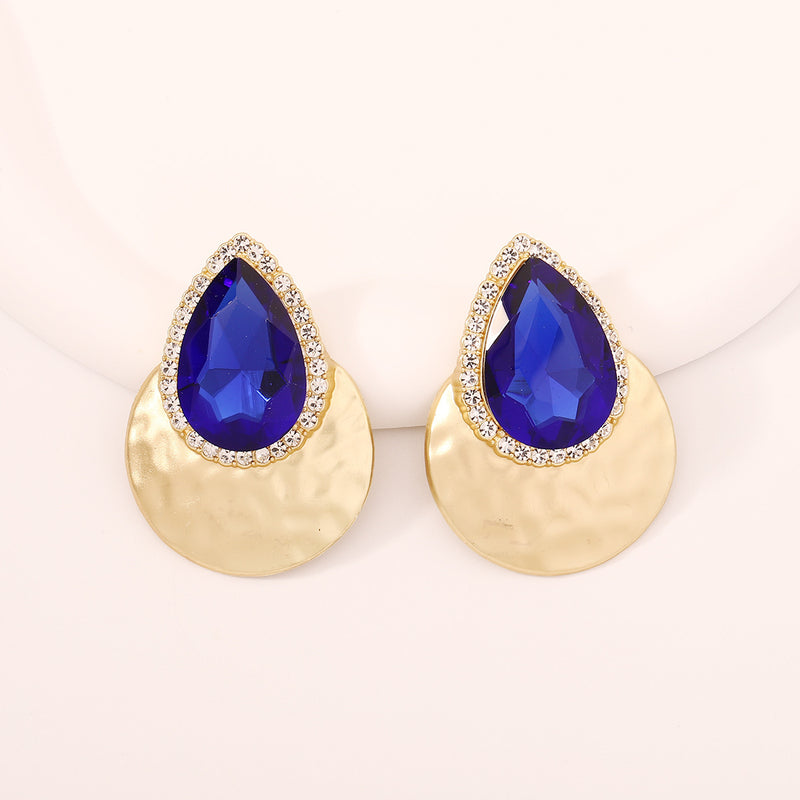 Orecchino artigianale delicato