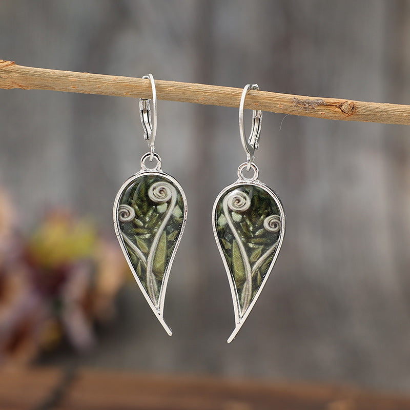 Orecchino artigianale delicato