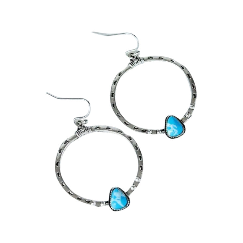 Orecchino artigianale delicato