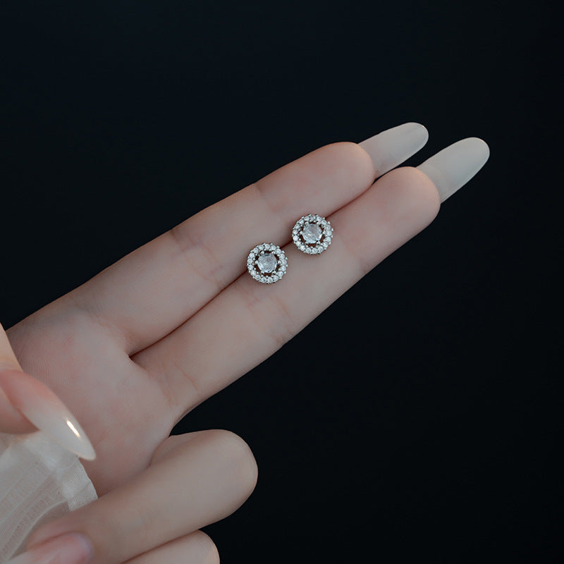 Orecchino affascinante per ogni occasione