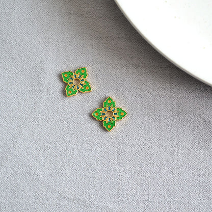 Oro Orecchino artigianale delicato