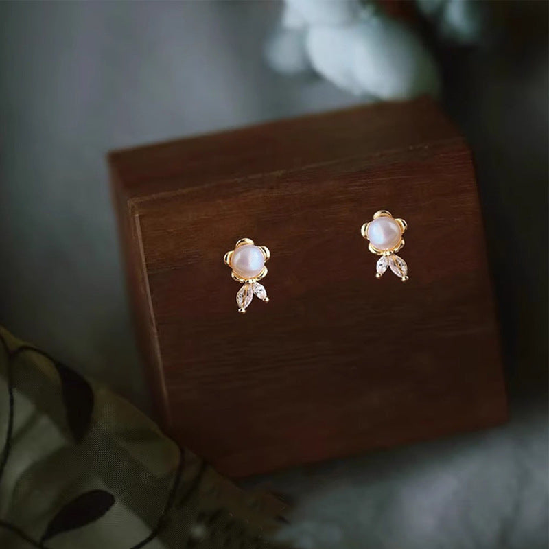 Perla Orecchino artigianale delicato