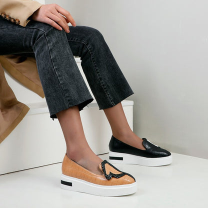 Scarpe Ortopediche Aggraziate dal Look Moderno