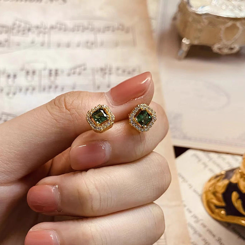 Orecchino elegante per ogni occasione