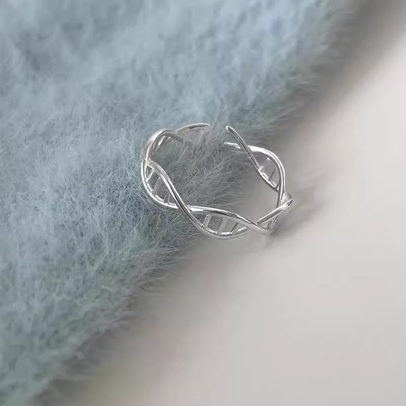 Anello artigianale delicato