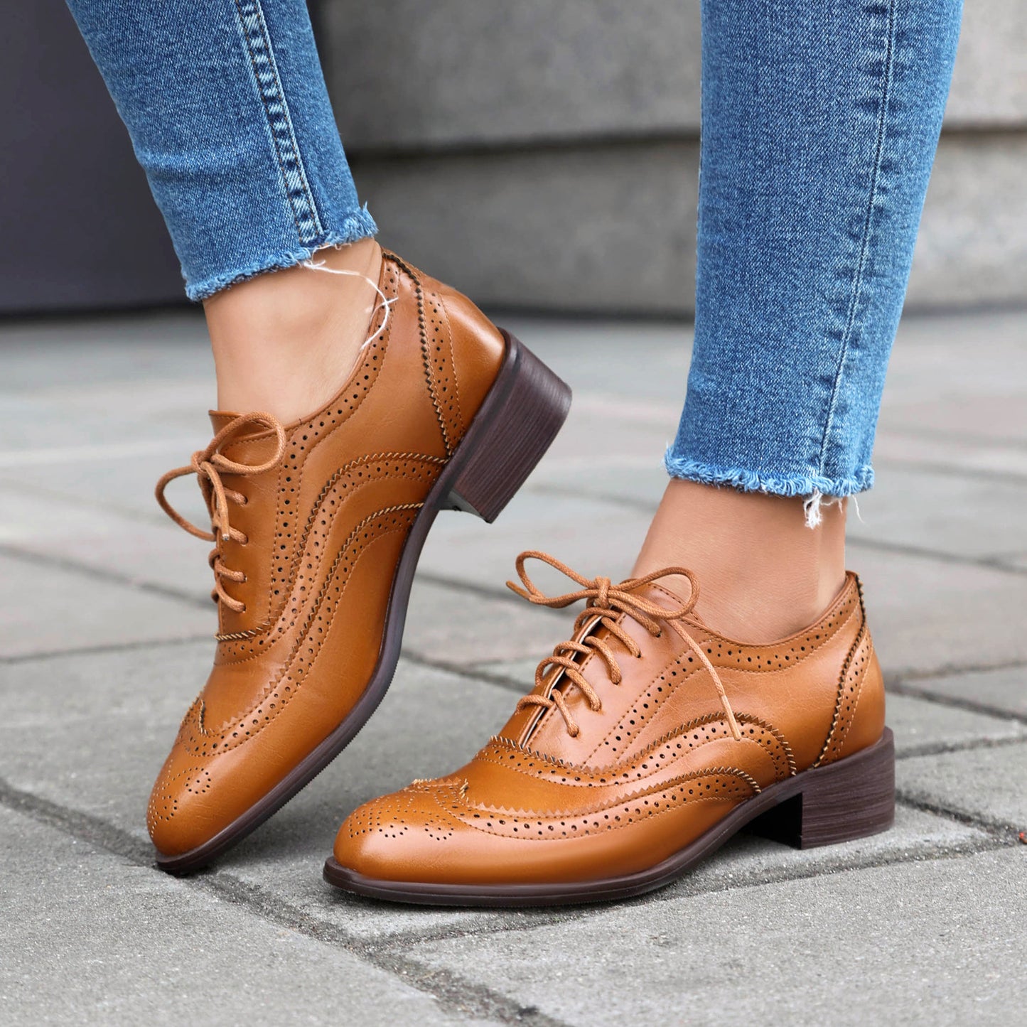 Scarpe Ortopediche Aggraziate dal Look Moderno