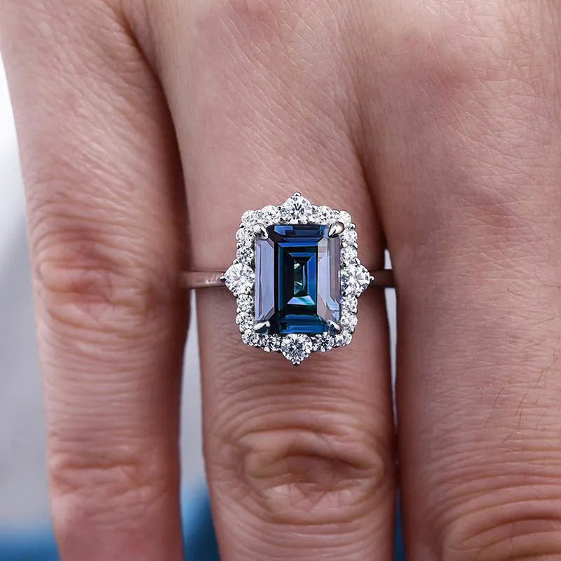 Anello bellissimo con stile unico