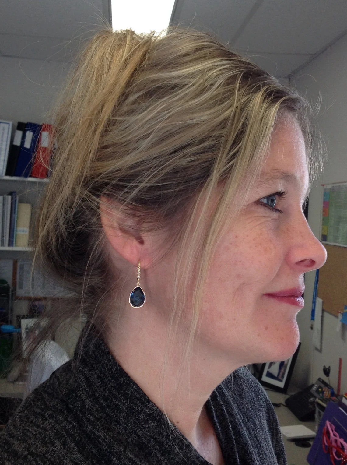 Orecchino artigianale delicato