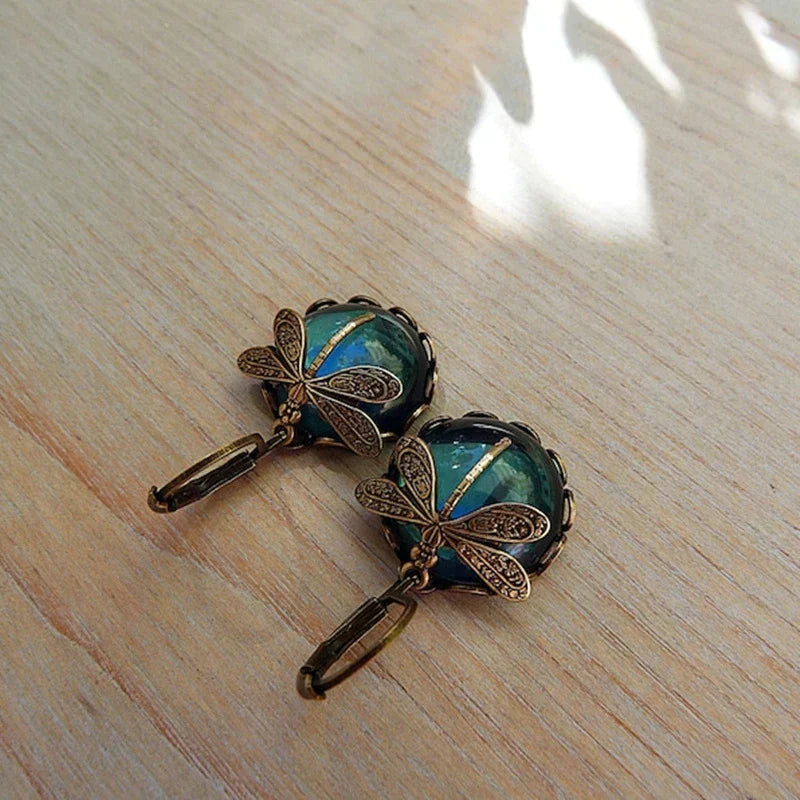 Oro Orecchino bellissimo con stile unico